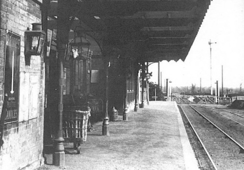 Wickham Market Station c1900.jpg